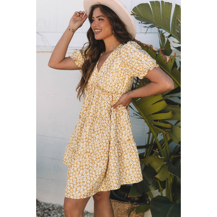 Yellow Floral Short Sleeve V Neck Frilly Tiered Mini Dress Dresses/Floral Dresses