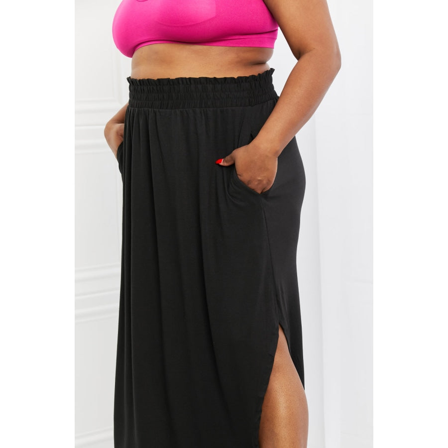 Zenana It’s My Time Full Size Side Scoop Scrunch Skirt in Black