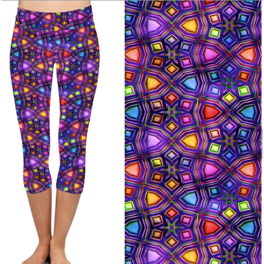 PREORDER! Buttery Soft Capri Leggings in Bold Prints Limited Quantities ETA early DEC! Holiday Geo / OS Leggings