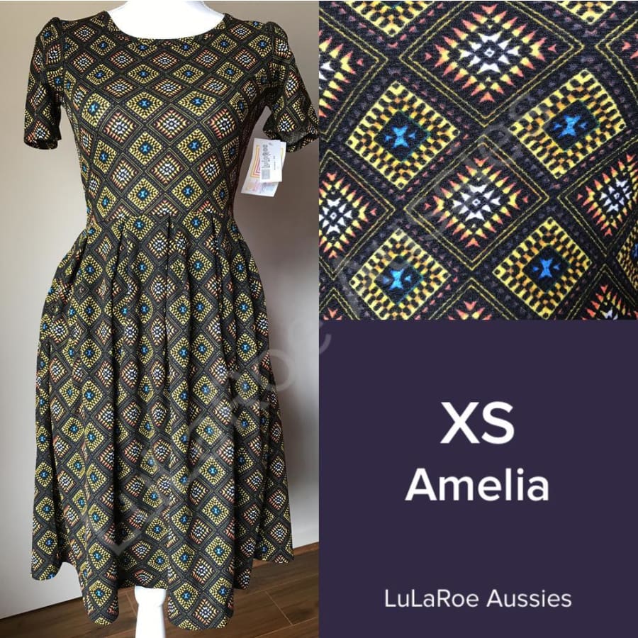 big necklace with sparkly belt over Amelia  Lularoe dresses, Lula roe  outfits, Lularoe amelia dress