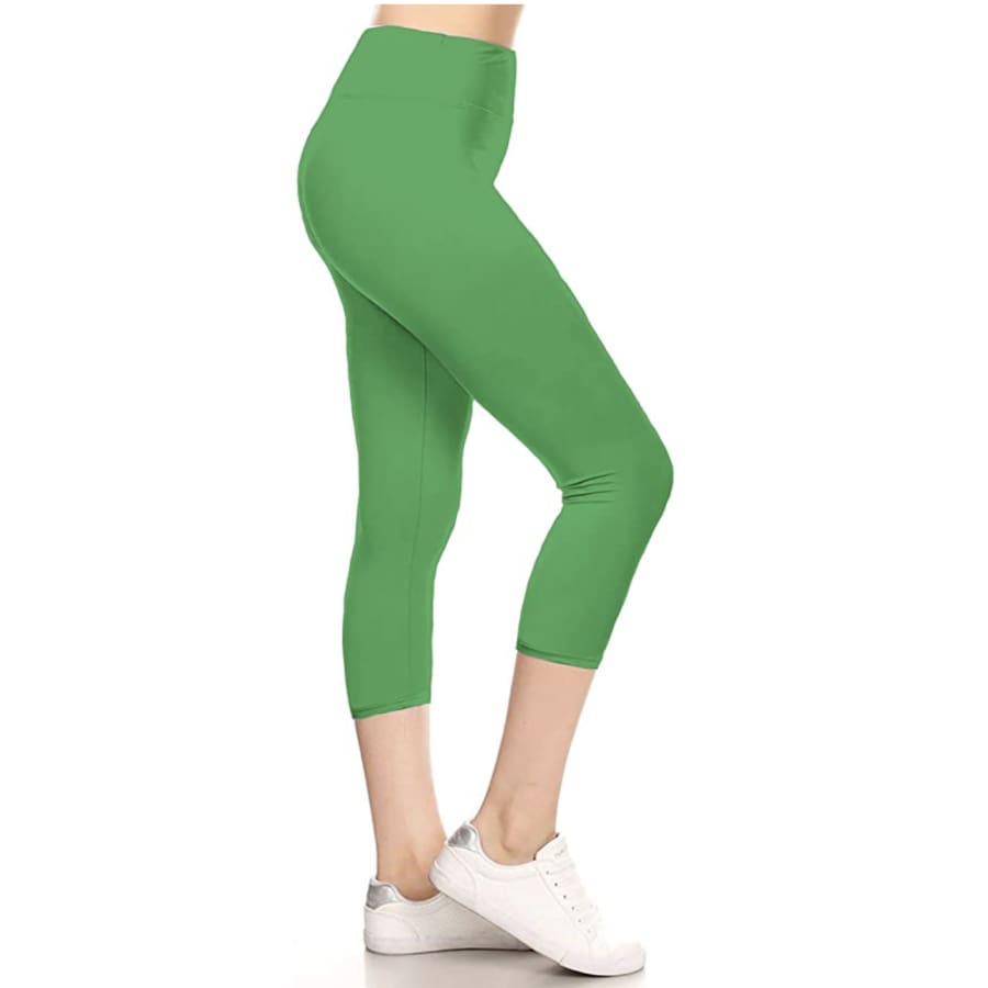 NEW! Solid Yoga Waist Capri Leggings! OS / Kelly Green Leggings